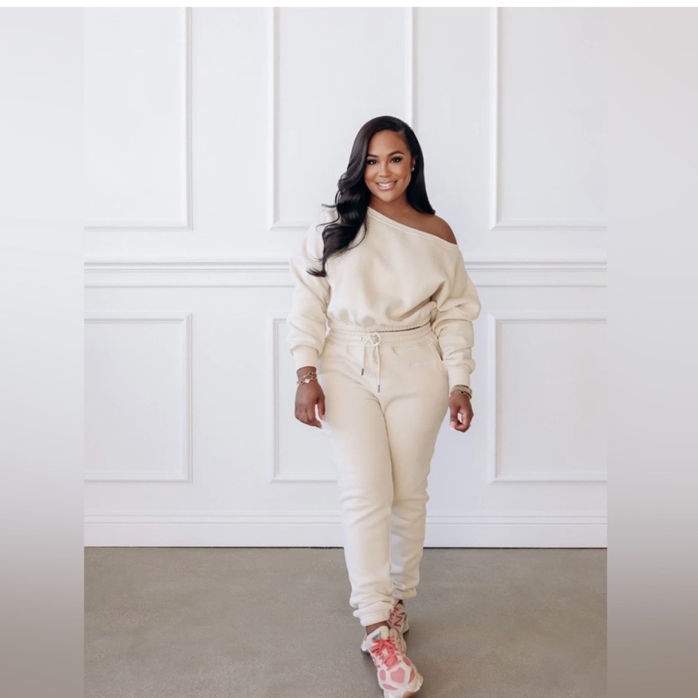 Fancy Homebody Off The Shoulder Sweat Suit Light Tan/ Gray Size Small - Picture 7 of 7